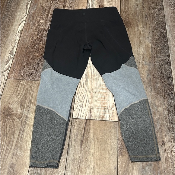 Athleta Salutation Powervita Stash Pocket Modblock Tight Leggings Size M - Picture 7 of 8
